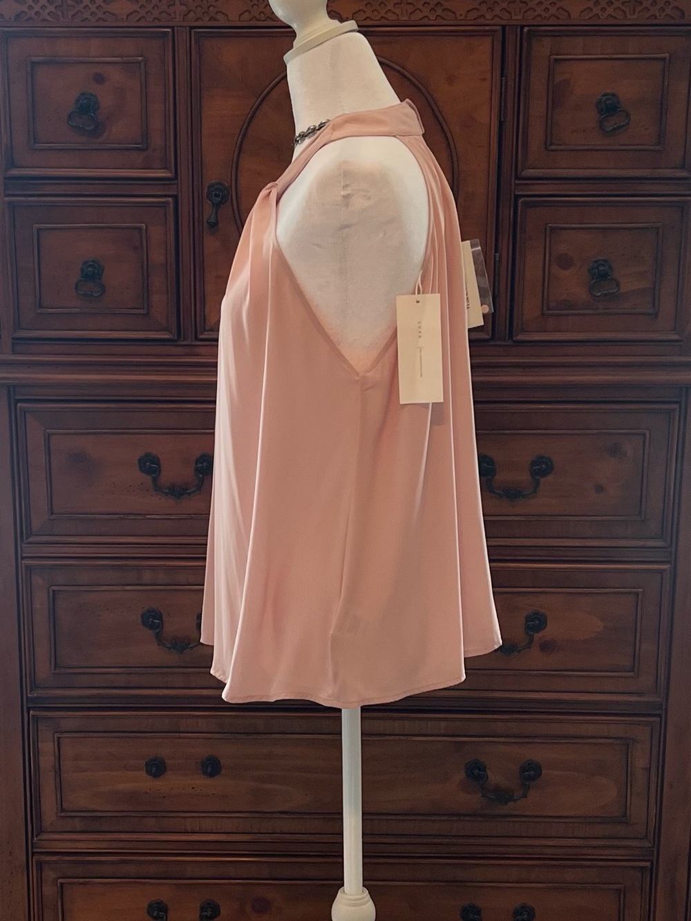 Francesca’s / Lush Blush Pink Twisted Halter Keyhole Blouse - Picture 4 of 5